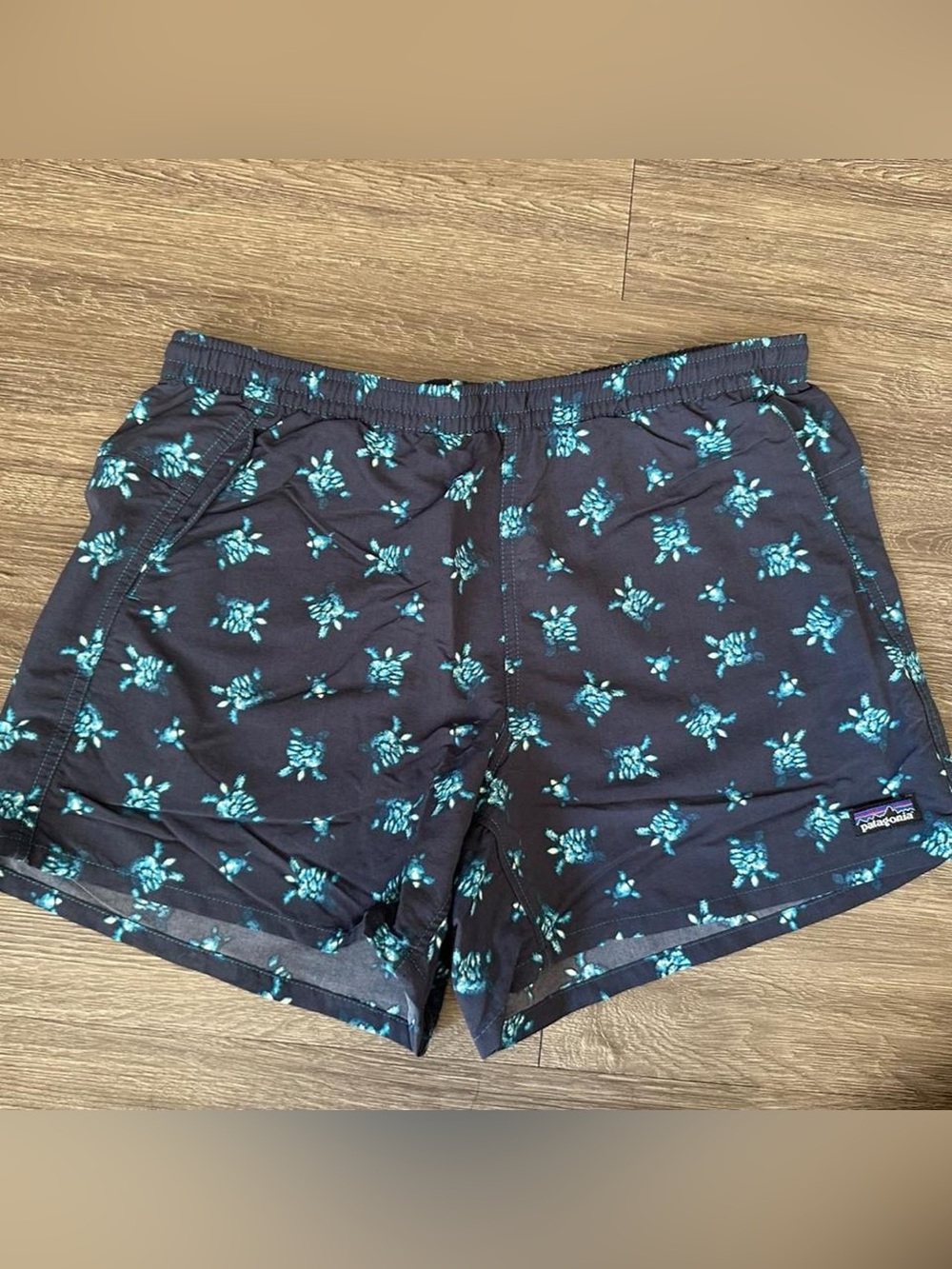 Patagonia Men's Baggies 5" Shorts Sea Turtles Light Blue Navy Medium